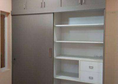 Stylish wardrobe designs by SMR CONSTRUCTION & INTERIORS in Chennai