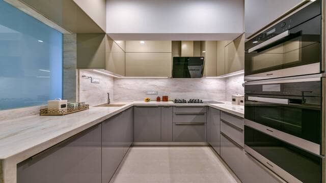 Modular Kitchen By SMR CONSTRUCTION & INTERIORS